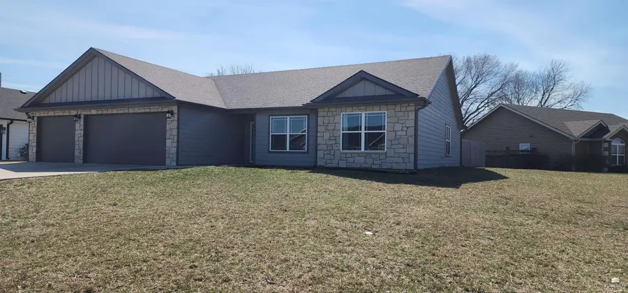1013 Waxwing Drive, Manhattan, KS 66502 - #2