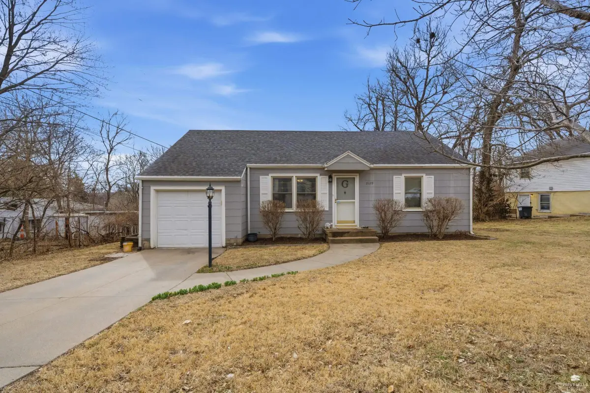 2109 Walnut Drive, Manhattan, KS 66502 - #1