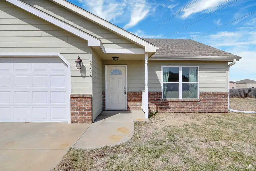 2724 Buttonwood Drive, Manhattan, KS 66502 - #2