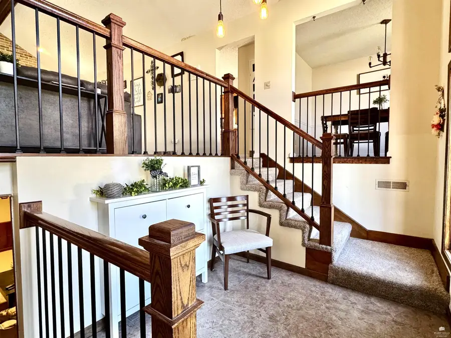 2010 8th Street, Clay Center, KS 67432 - #2