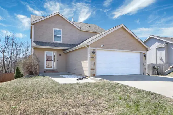 3009 Oakwood Drive, Junction City, KS 66441