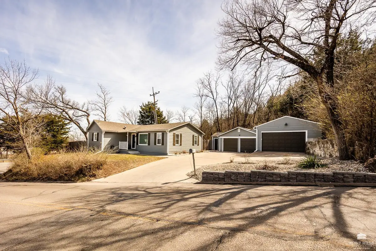 401 Ehlers Road, Manhattan, KS 66502 - #1