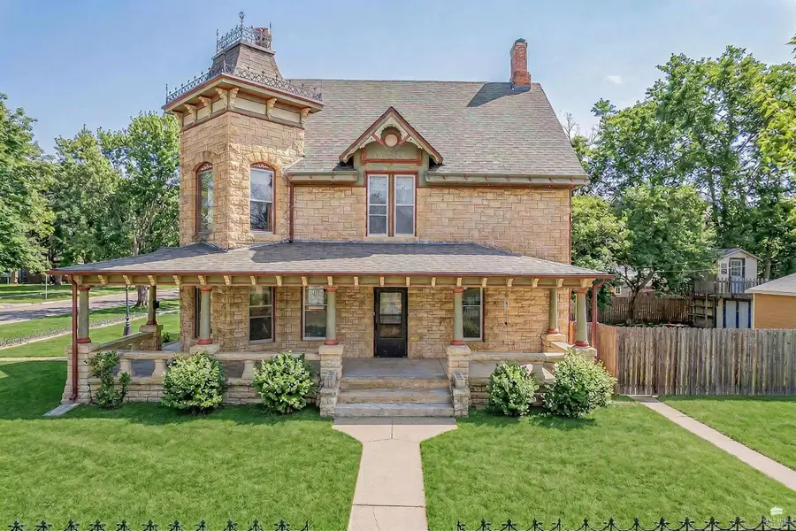 237 W 3rd Street, Junction City, KS 66441 - #2