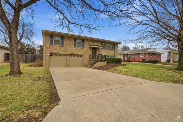 2442 Vaughn Drive, Manhattan, KS 66502