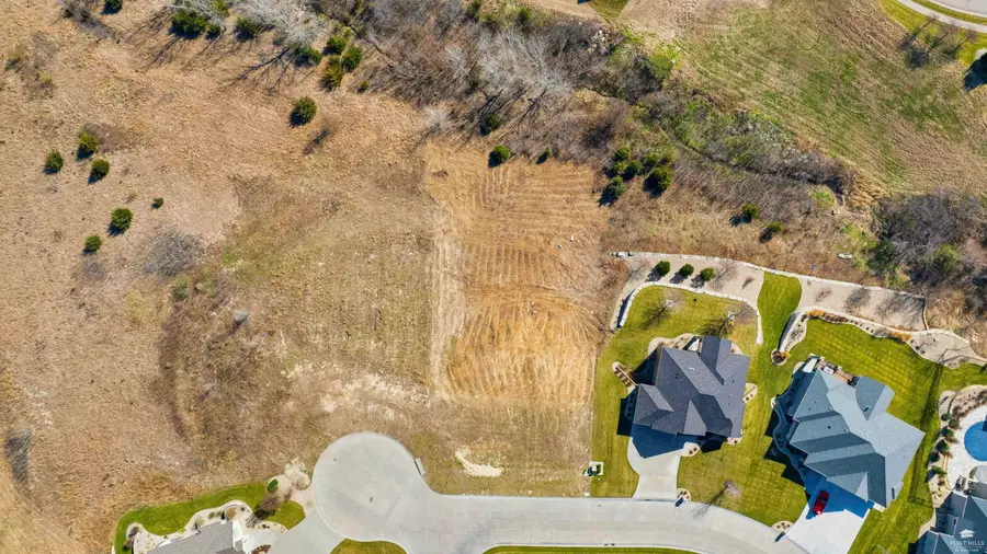 2208 Mackintosh Court, Manhattan, KS 66503 - #2