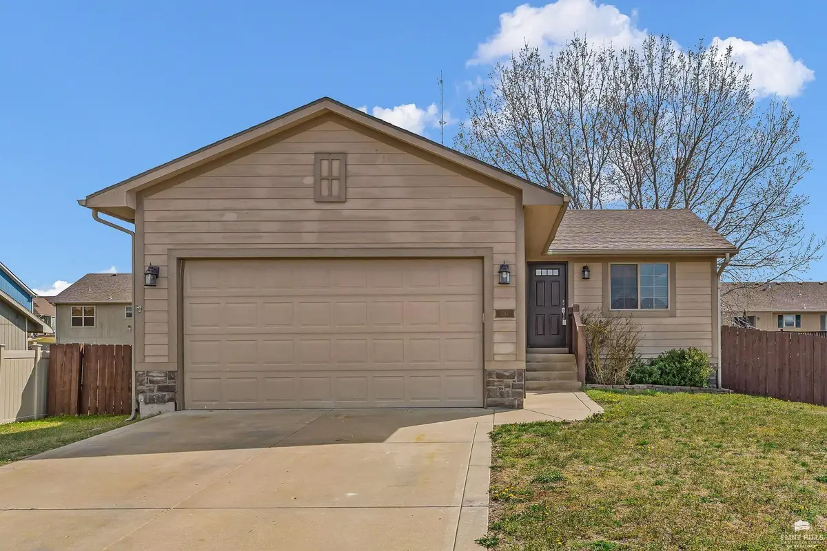 1013 Dagen, Junction City, KS 66441 - #1