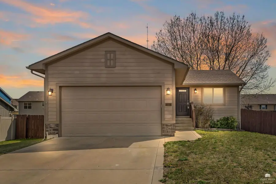 1013 Dagen, Junction City, KS 66441 - #2