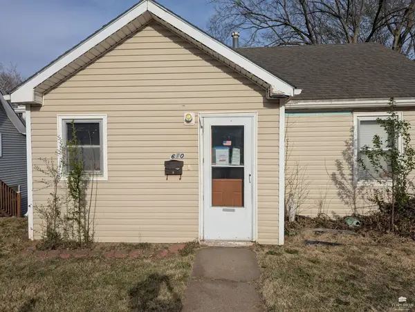610 Walnut St, Wamego, KS 66547