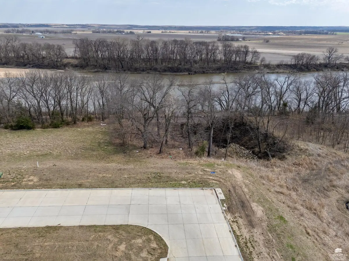 304 Sandbar Drive, Wamego, KS 66547 - #1