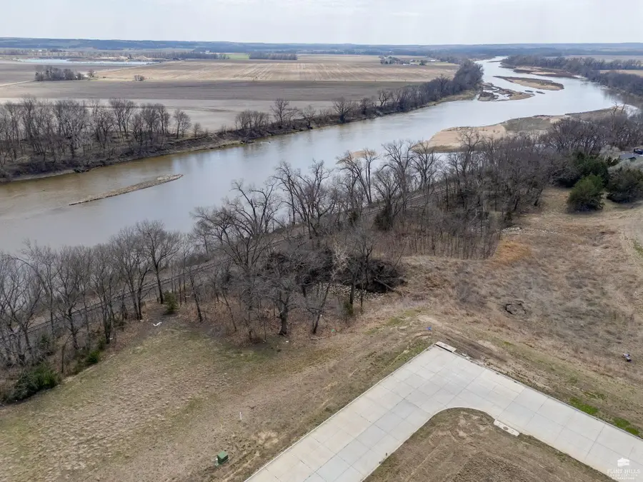 304 Sandbar Drive, Wamego, KS 66547 - #2