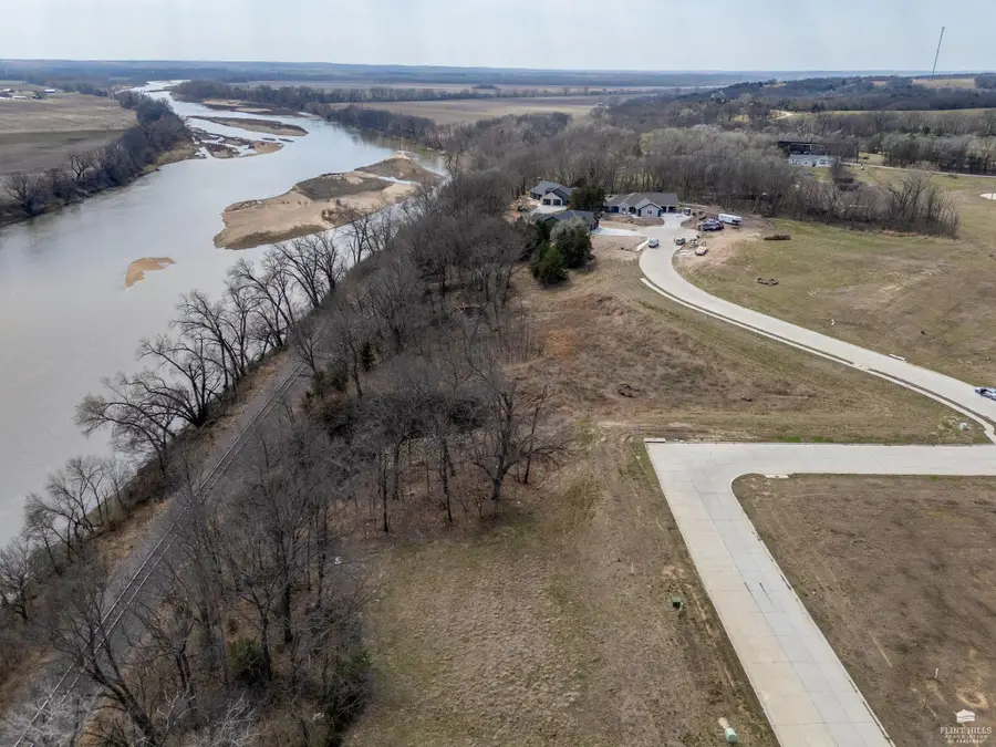 304 Sandbar Drive, Wamego, KS 66547 - #3