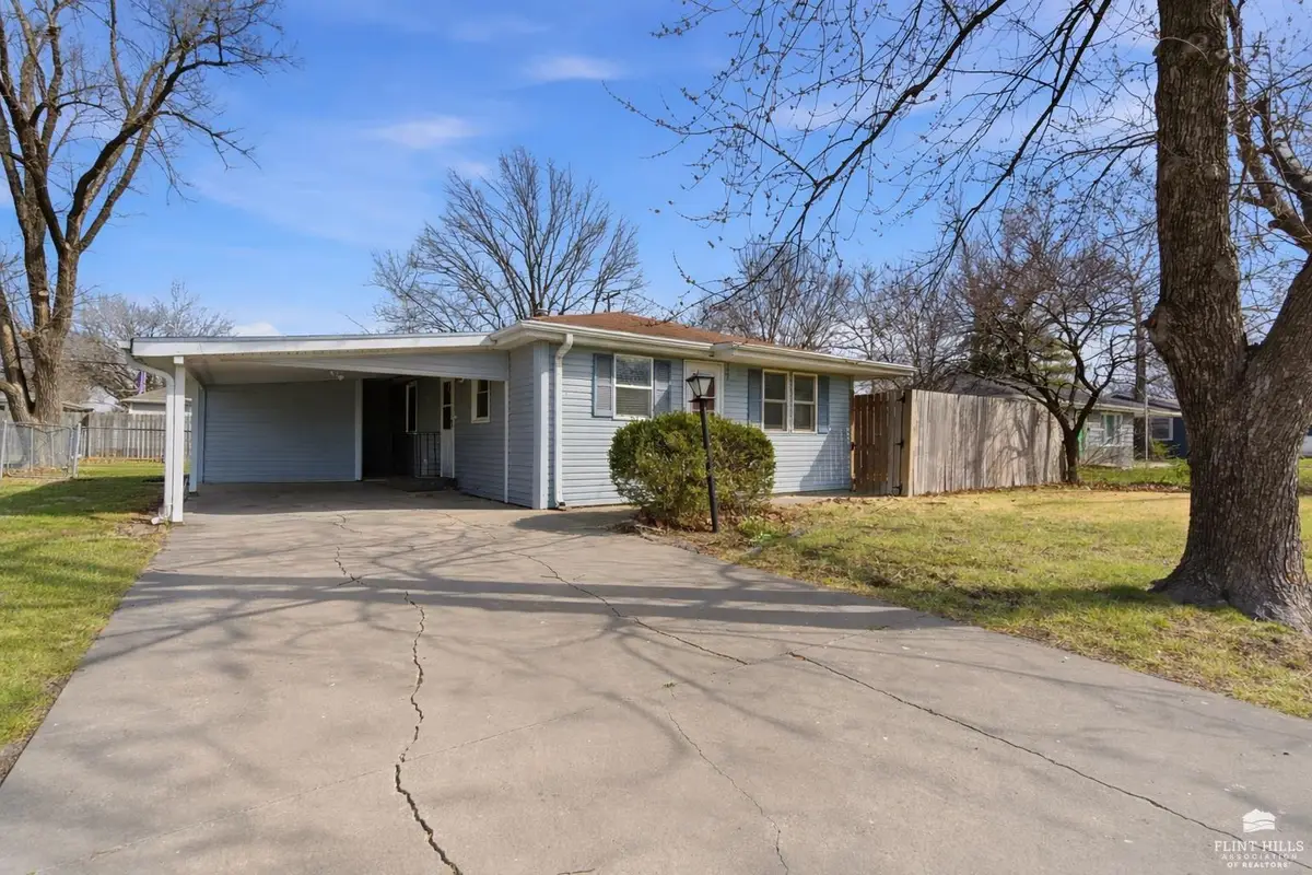 712 Griffith Drive, Manhattan, KS 66502 - #1