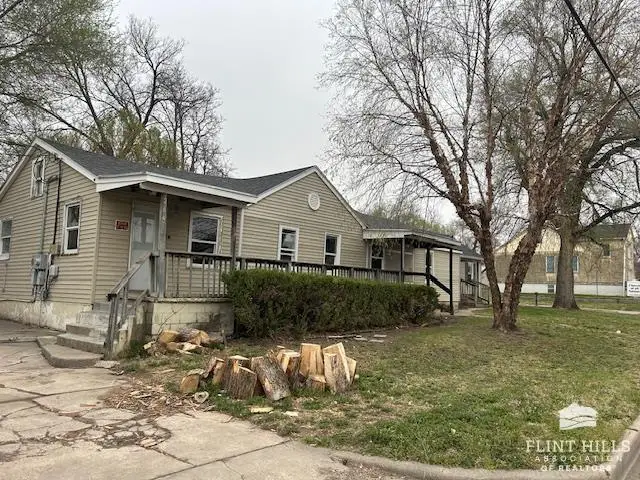 204 E 13th, Junction City, KS 66441 - #1