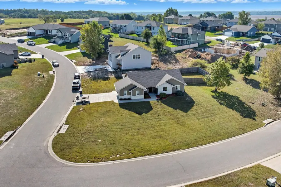 506 Prairie Meadow Road, Saint George, KS 66535 - #2