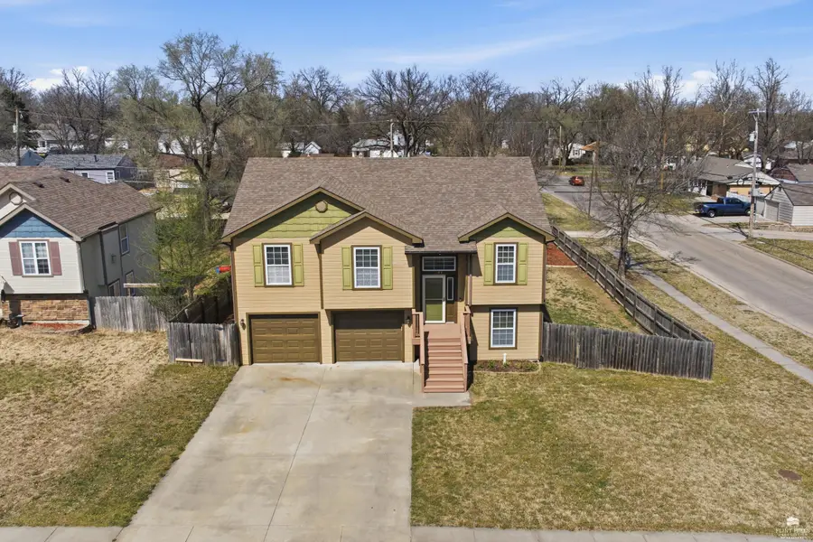 604 W Pine Street, Junction City, KS 66441 - #2