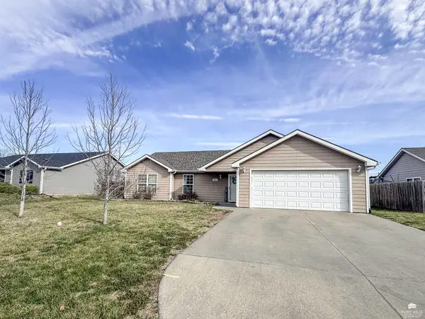 412 Brookridge Drive, Manhattan, KS 66502