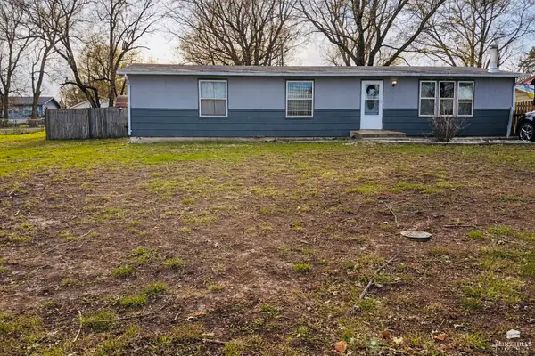 321 N Iowa, Riley, KS 66531