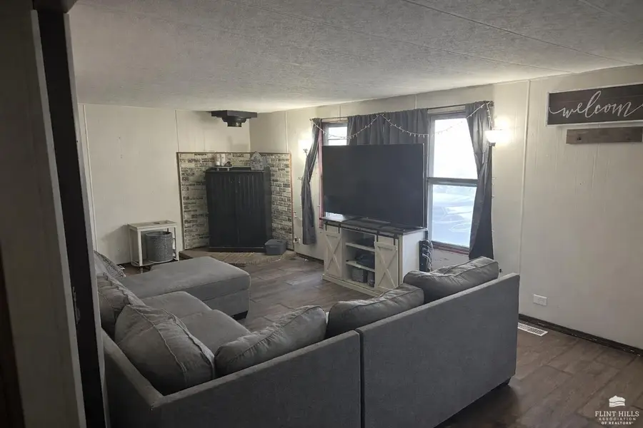 321 N Iowa, Riley, KS 66531 - #2