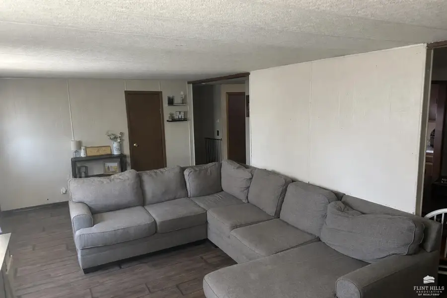 321 N Iowa, Riley, KS 66531 - #3