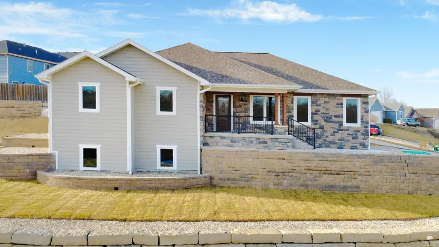 216 Highland Pointe Drive, Manhattan, KS 66503 - #3