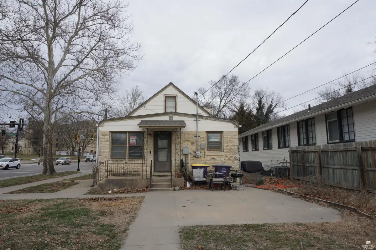 1120 N Manhattan Avenue, Manhattan, KS 66502 - #1