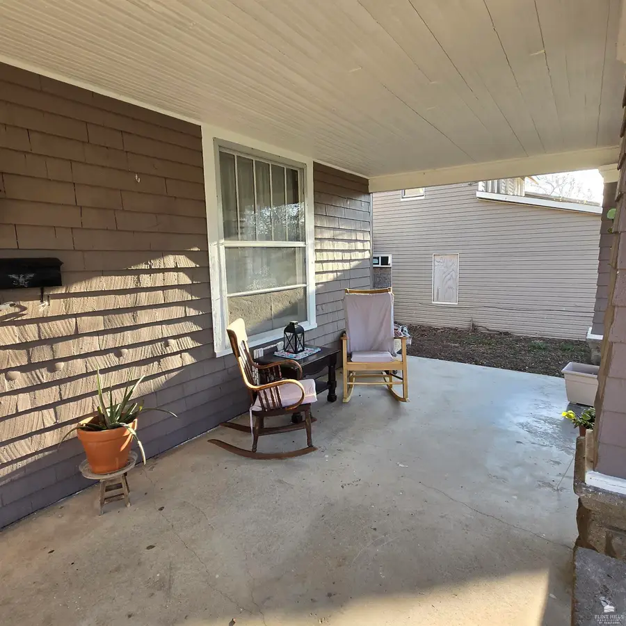 208 SW 2nd Street, Abilene, KS 67410 - #2