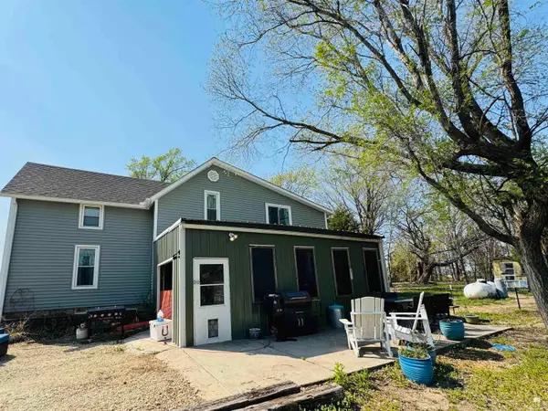 10990 Crooked Creek Road, Leonardville, KS 66449