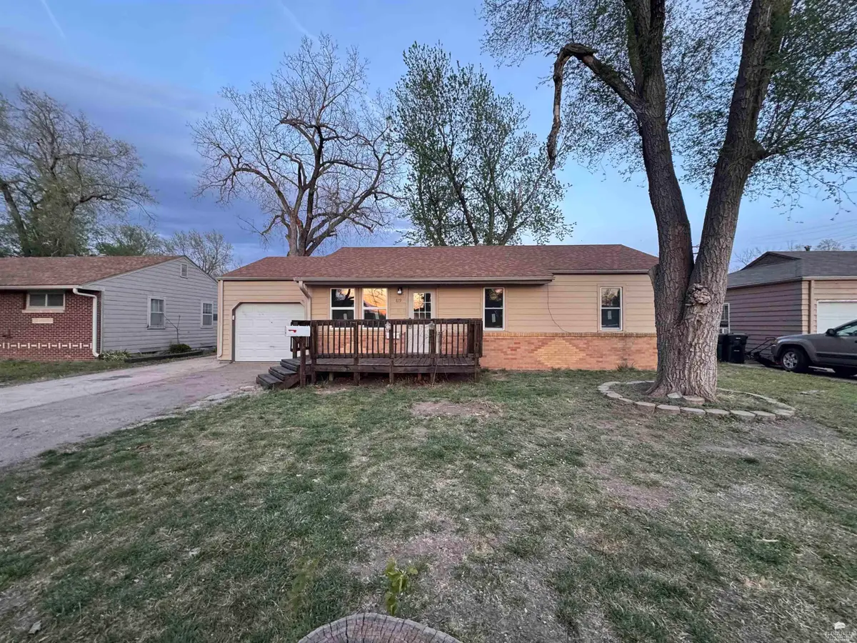 819 Vassar, Salina, KS 67401 - #1