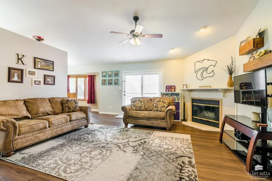 809 Gillespie Drive, Manhattan, KS 66502 - #2