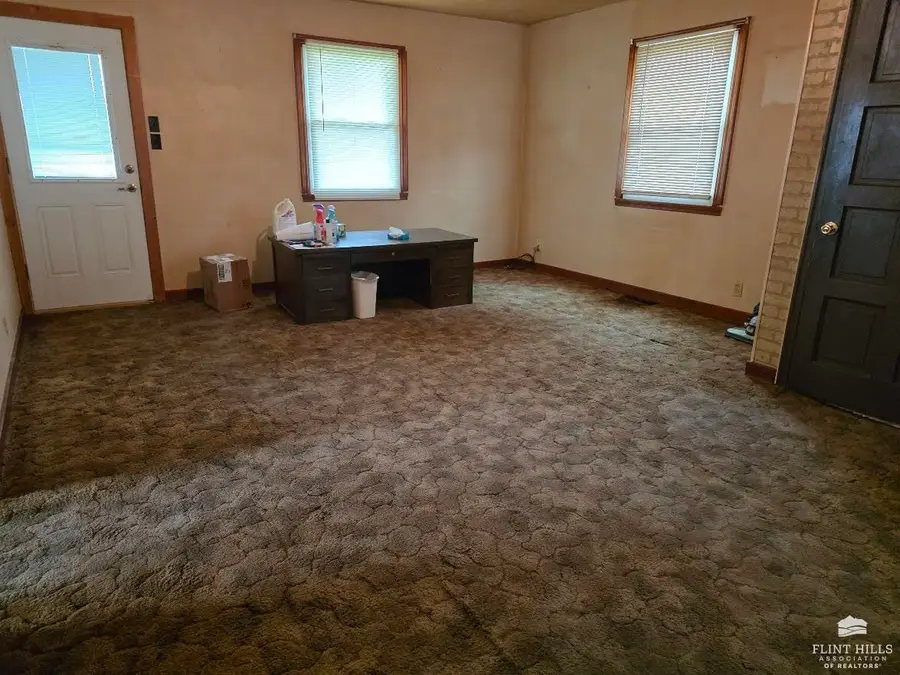 815 W Main, Herington, KS 67449 - #3