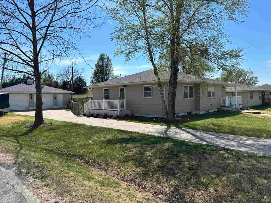 319 E Franklynn Street, Herington, KS 67449 - #3