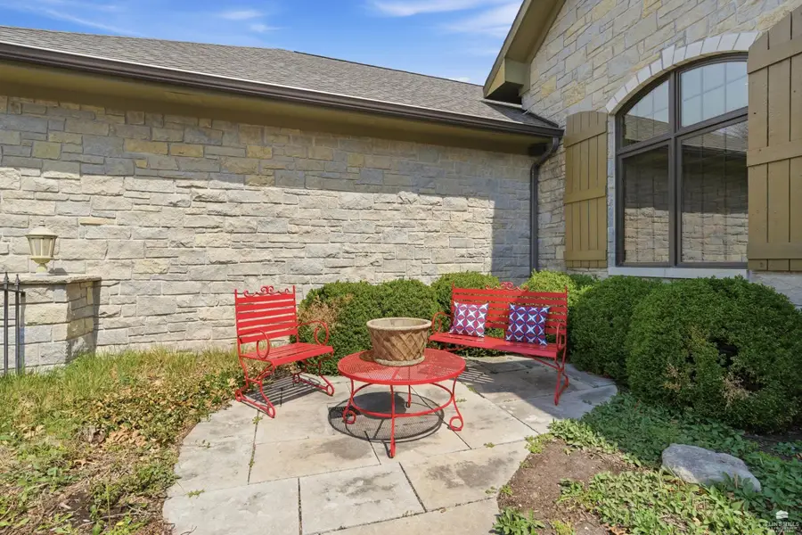 270 Sugarbush Lane, Manhattan, KS 66502 - #2