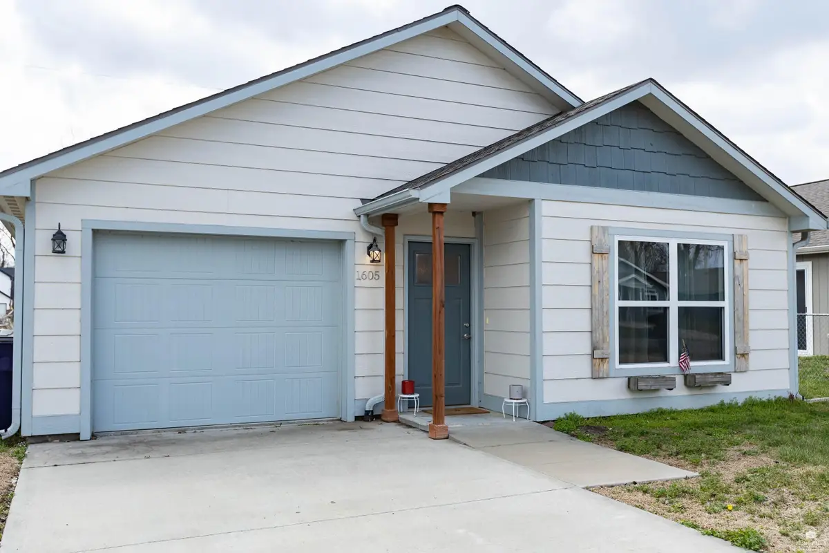 1605 Hill Valley Drive, Manhattan, KS 66502 - #1