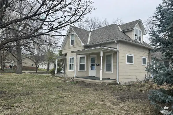 831 Kearney Street, Manhattan, KS 66502
