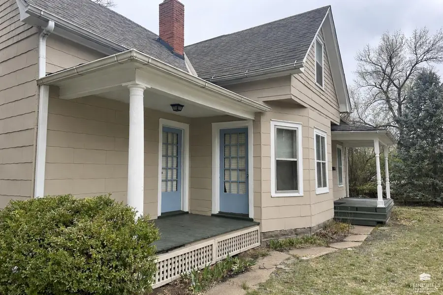 831 Kearney Street, Manhattan, KS 66502 - #2