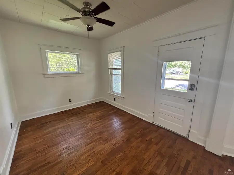 831 Kearney Street, Manhattan, KS 66502 - #3