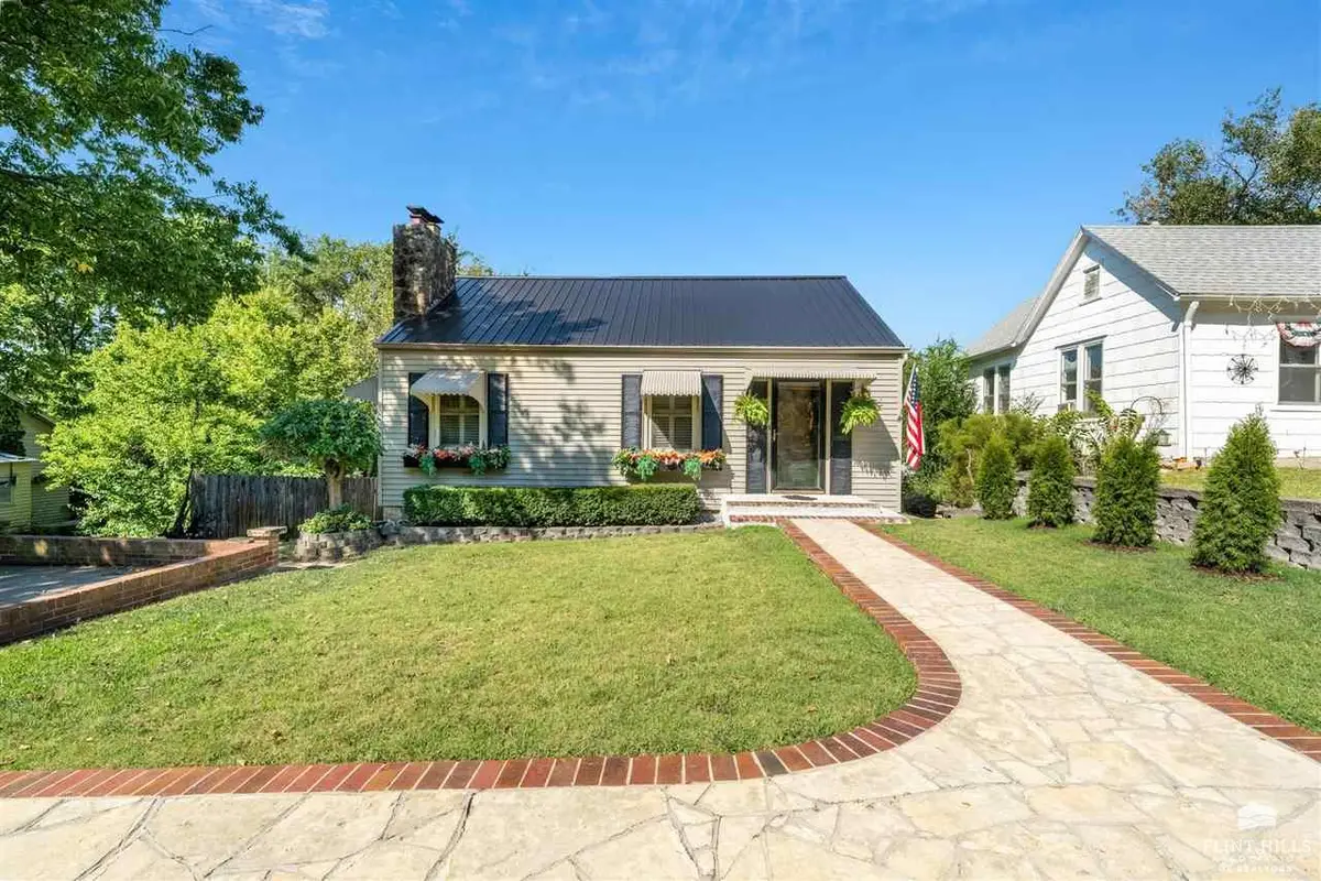 311 S B Street, Herington, KS 67449 - #1