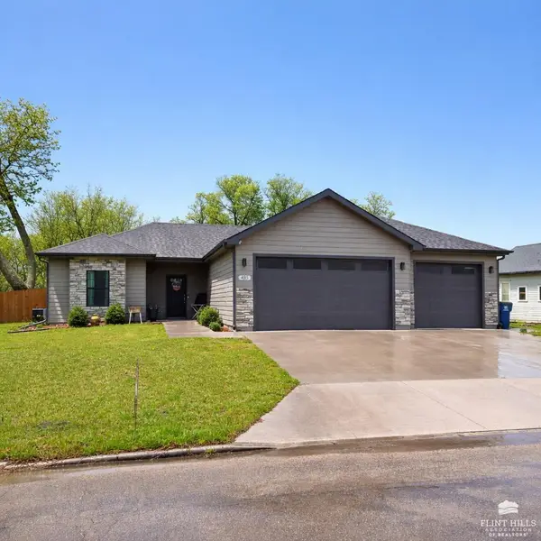 433 W 4th Street, Solomon, KS 67480