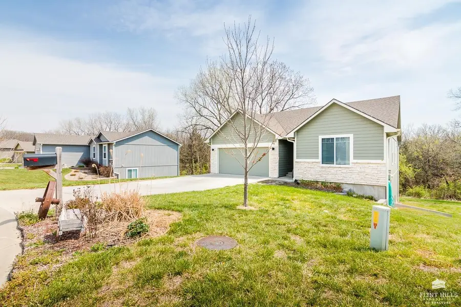 141 Turkey Ridge Drive, Saint George, KS 66535 - #2