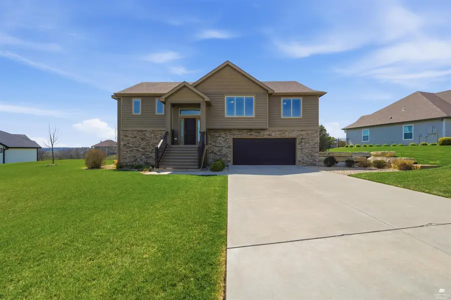 2527 Ardmore Circle, Manhattan, KS 66503 - #2