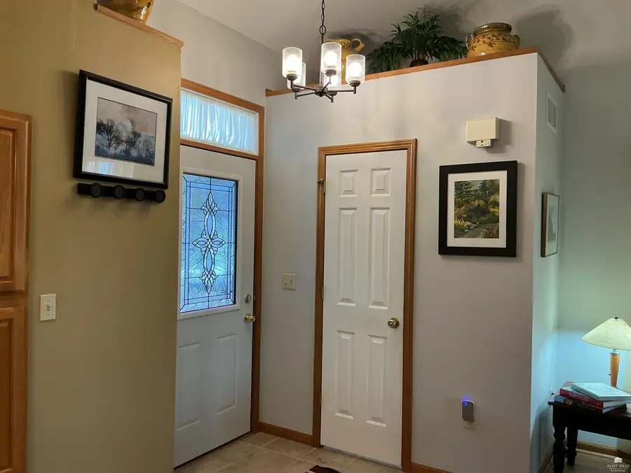 2047 Stephen Court, Manhattan, KS 66503 - #2
