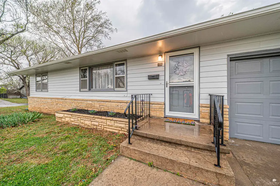 106 NW 16th Street, Abilene, KS 67410 - #2