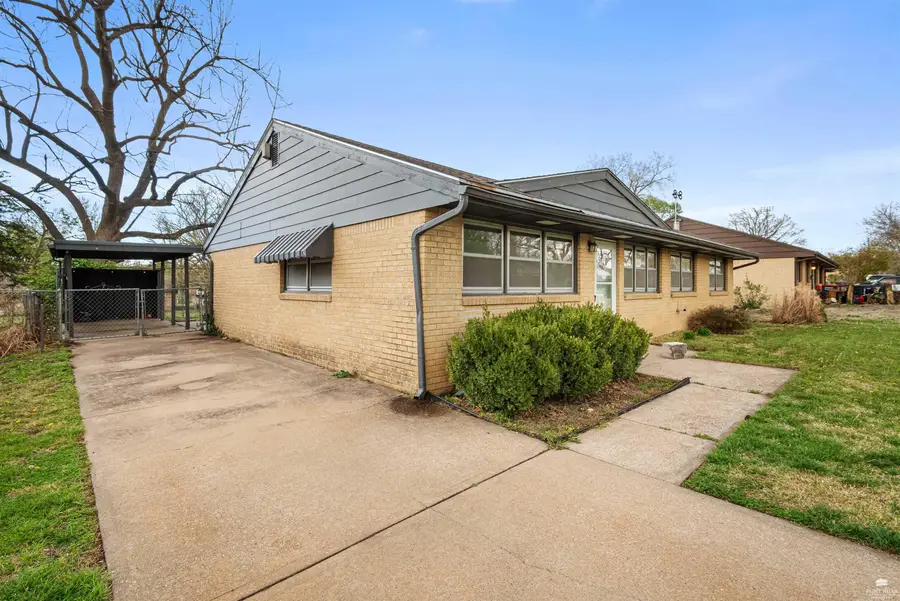 2432 Hobbs, Manhattan, KS 66502 - #2