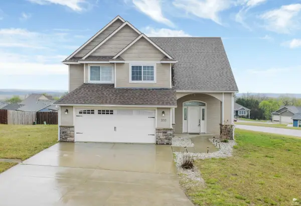 200 Kelly Lane, St. George, KS 66535
