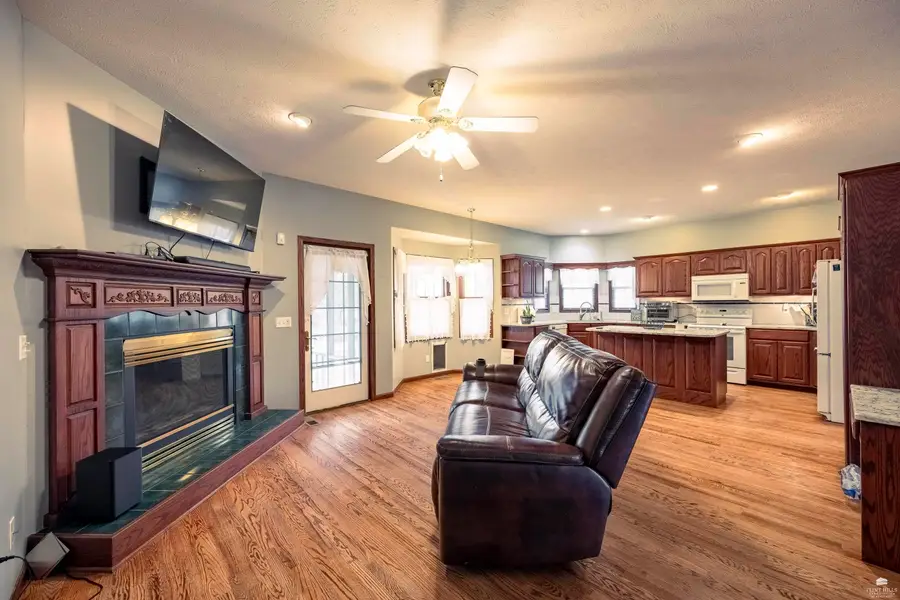 1521 Little Kitten Avenue, Manhattan, KS 66503 - #3