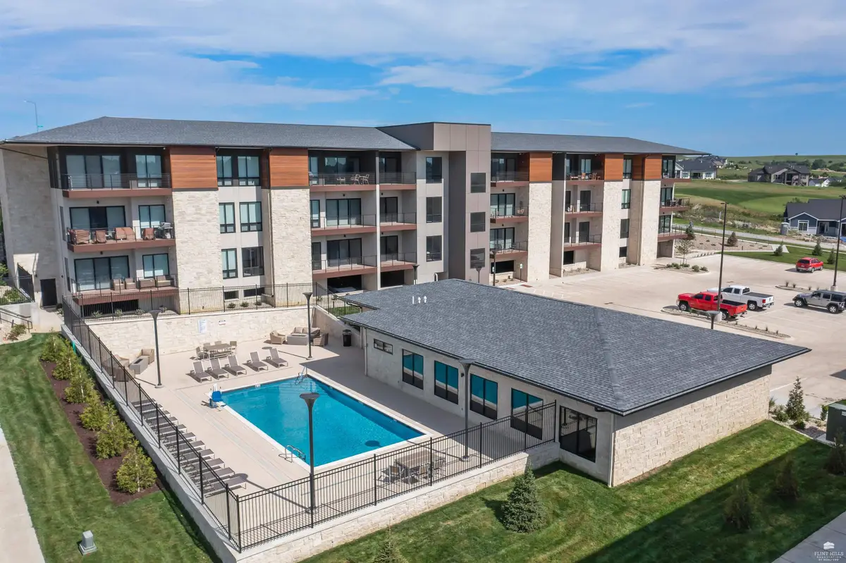 3010 Fieldhouse Circle #108, Manhattan, KS 66503 - #1