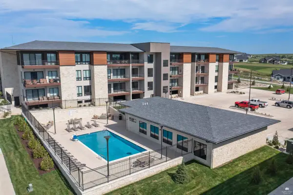 3010 Fieldhouse Circle #108, Manhattan, KS 66503