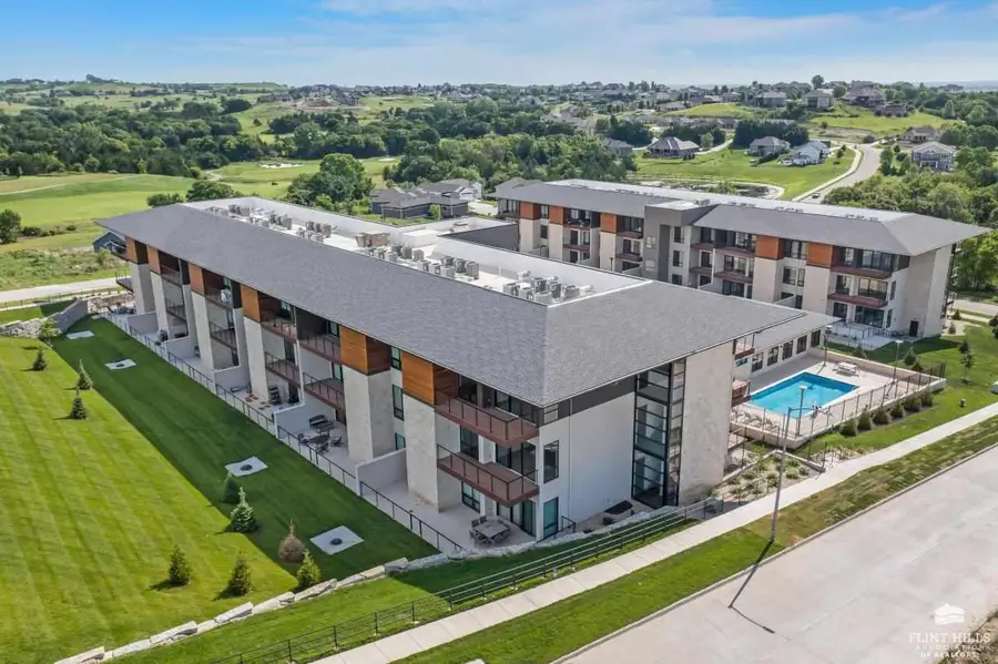 3010 Fieldhouse Circle #108, Manhattan, KS 66503 - #2