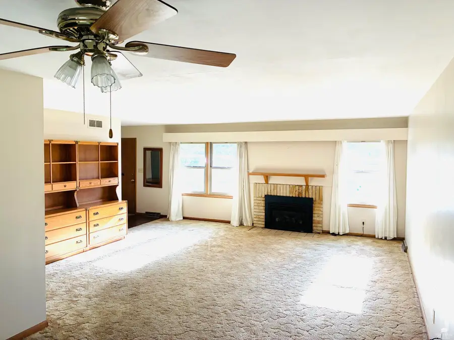 701 Canfield, Manhattan, KS 66502 - #2