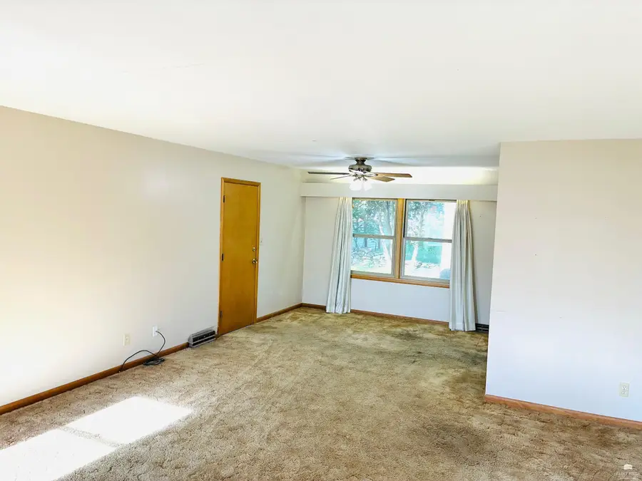 701 Canfield, Manhattan, KS 66502 - #3
